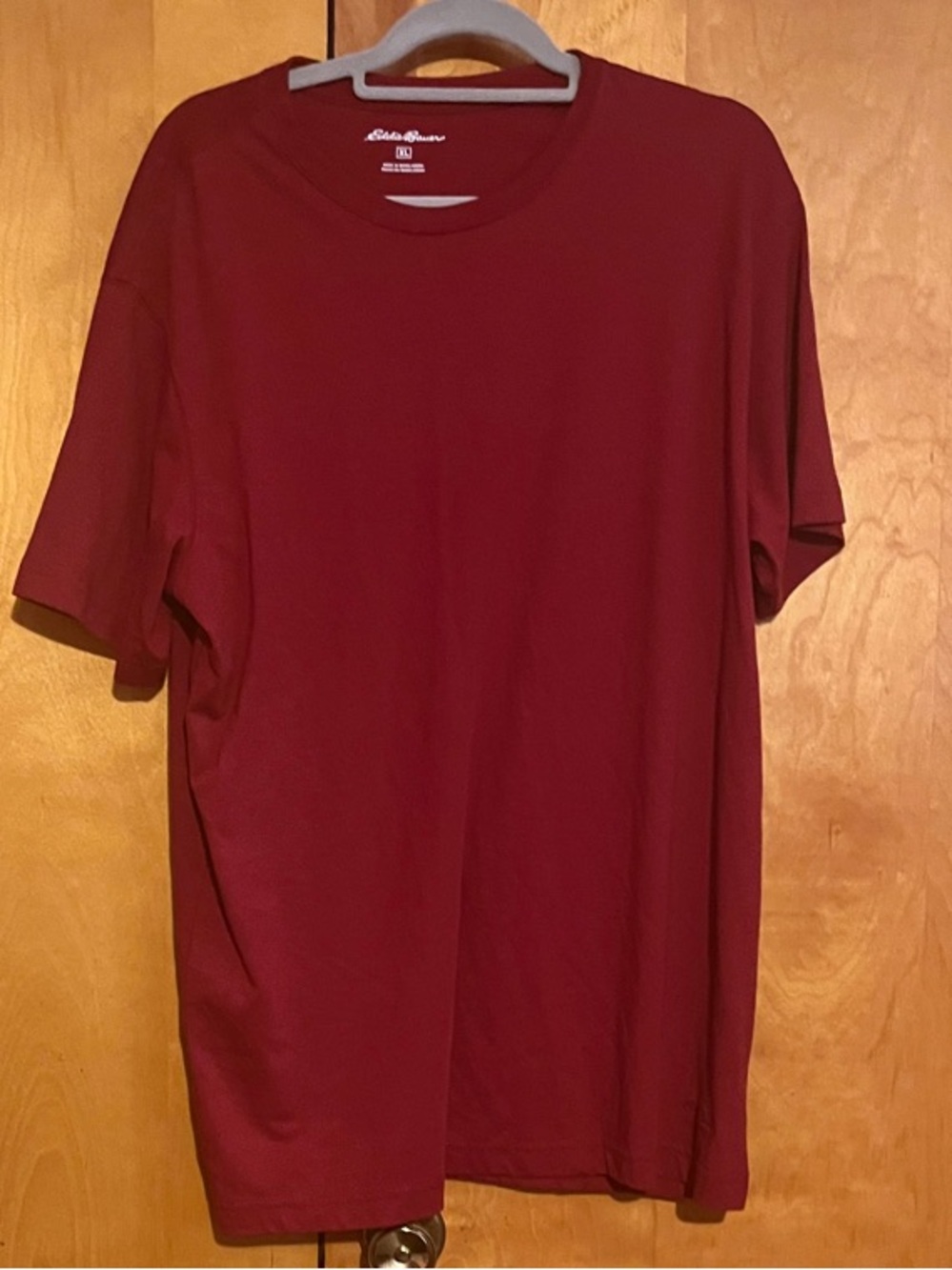 Eddie Bauer XL Men's Crewneck T-Shirt in Deep Maroon